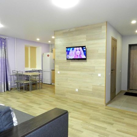 3-Room Apartment Near Inturist On Sobornyi Avenue 156, By Grandhome Zaporizhia Zewnętrze zdjęcie