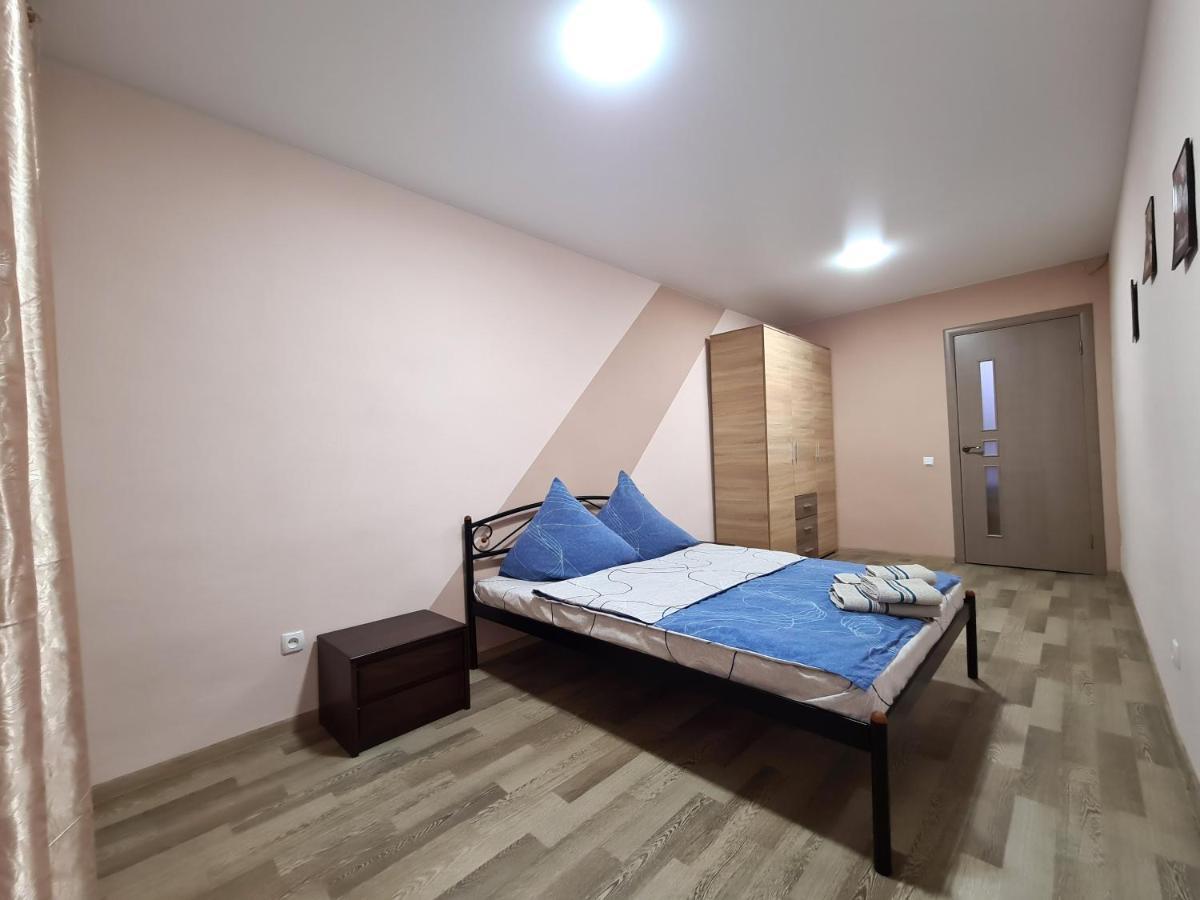 3-Room Apartment Near Inturist On Sobornyi Avenue 156, By Grandhome Zaporizhia Zewnętrze zdjęcie