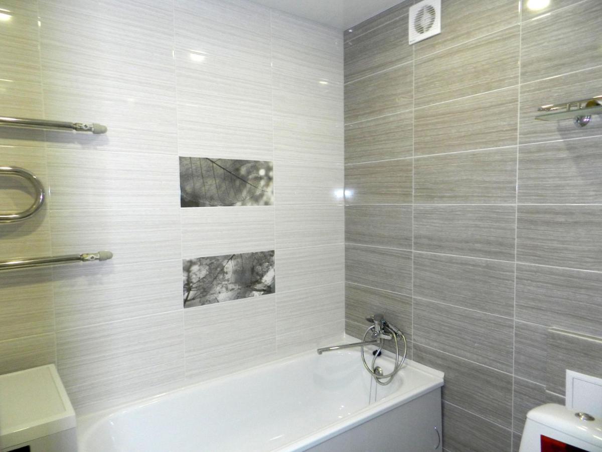3-Room Apartment Near Inturist On Sobornyi Avenue 156, By Grandhome Zaporizhia Zewnętrze zdjęcie
