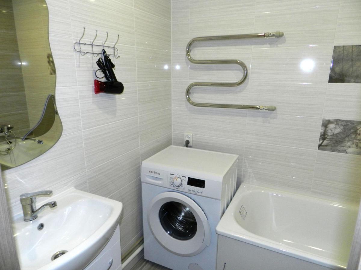 3-Room Apartment Near Inturist On Sobornyi Avenue 156, By Grandhome Zaporizhia Zewnętrze zdjęcie