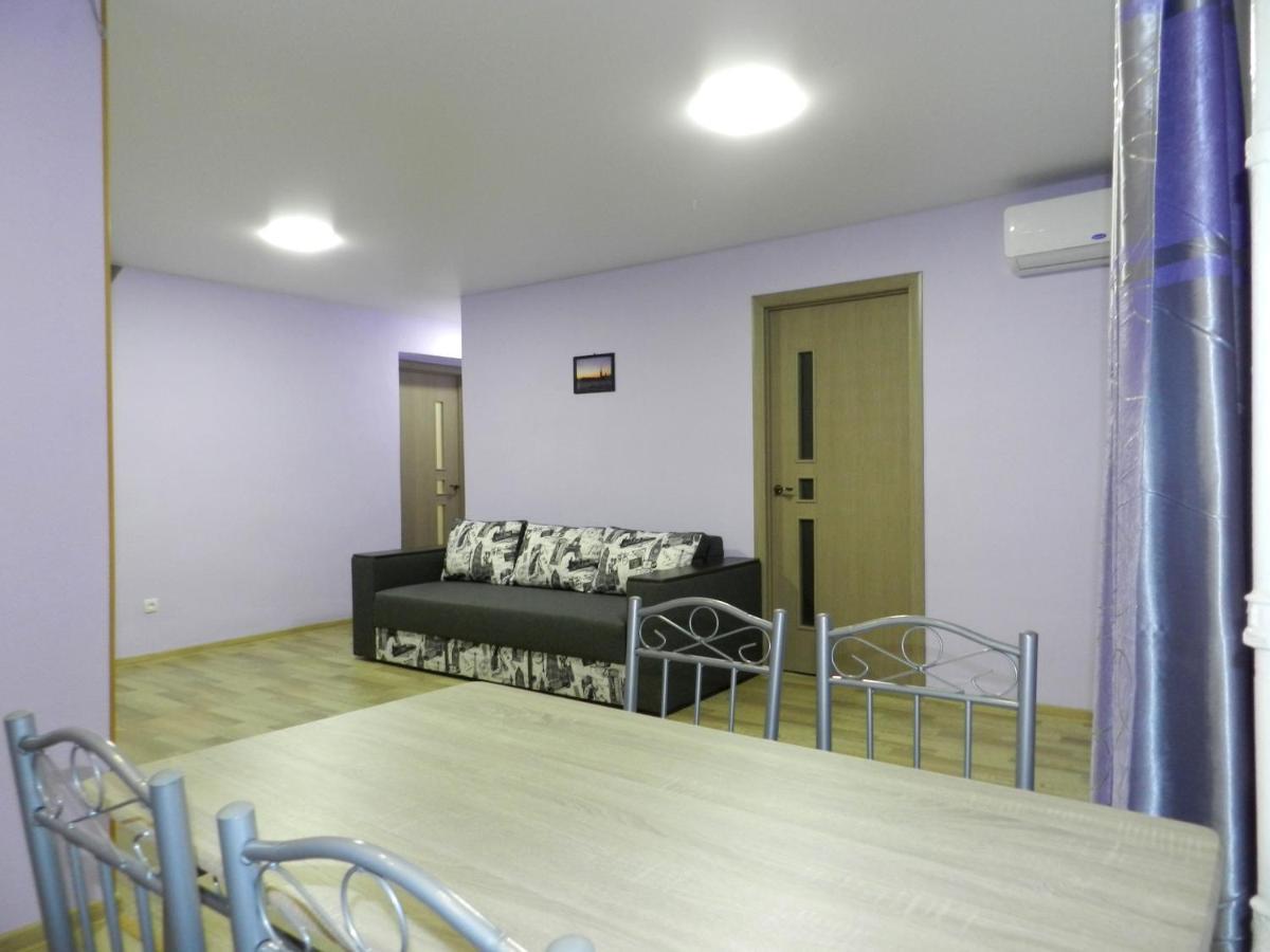 3-Room Apartment Near Inturist On Sobornyi Avenue 156, By Grandhome Zaporizhia Zewnętrze zdjęcie