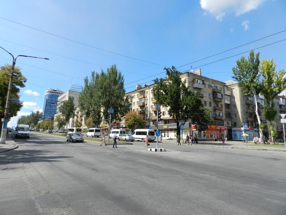 3-Room Apartment Near Inturist On Sobornyi Avenue 156, By Grandhome Zaporizhia Zewnętrze zdjęcie
