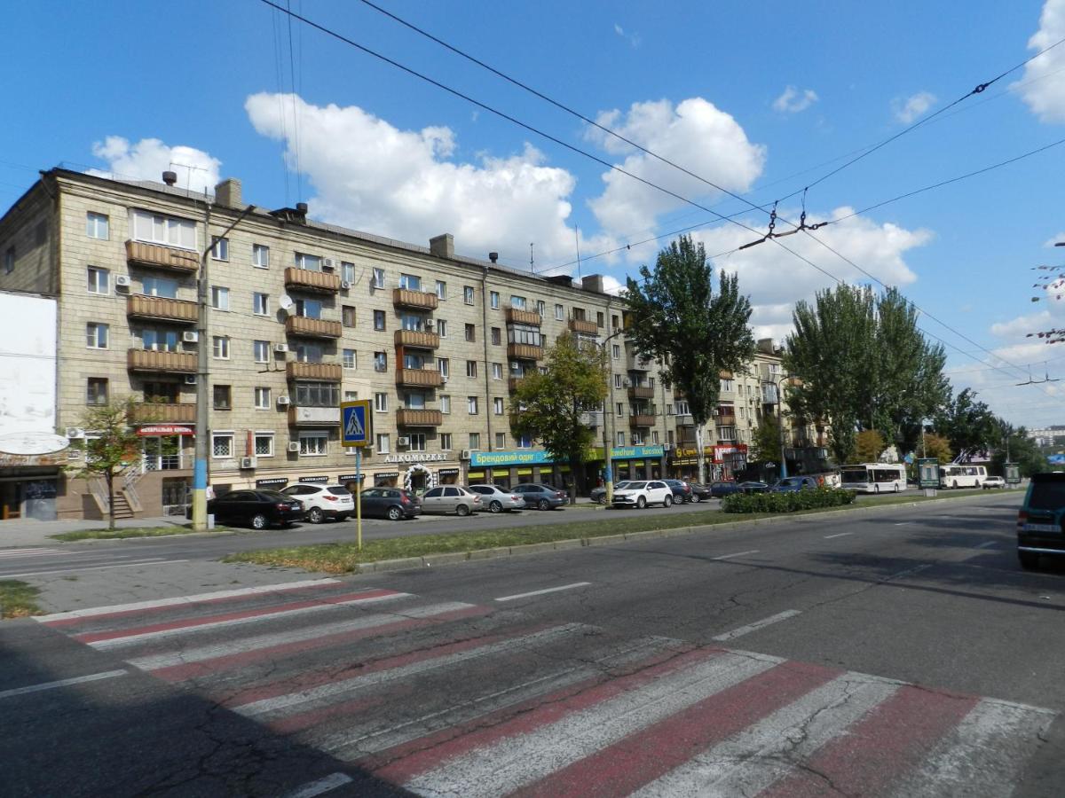 3-Room Apartment Near Inturist On Sobornyi Avenue 156, By Grandhome Zaporizhia Zewnętrze zdjęcie