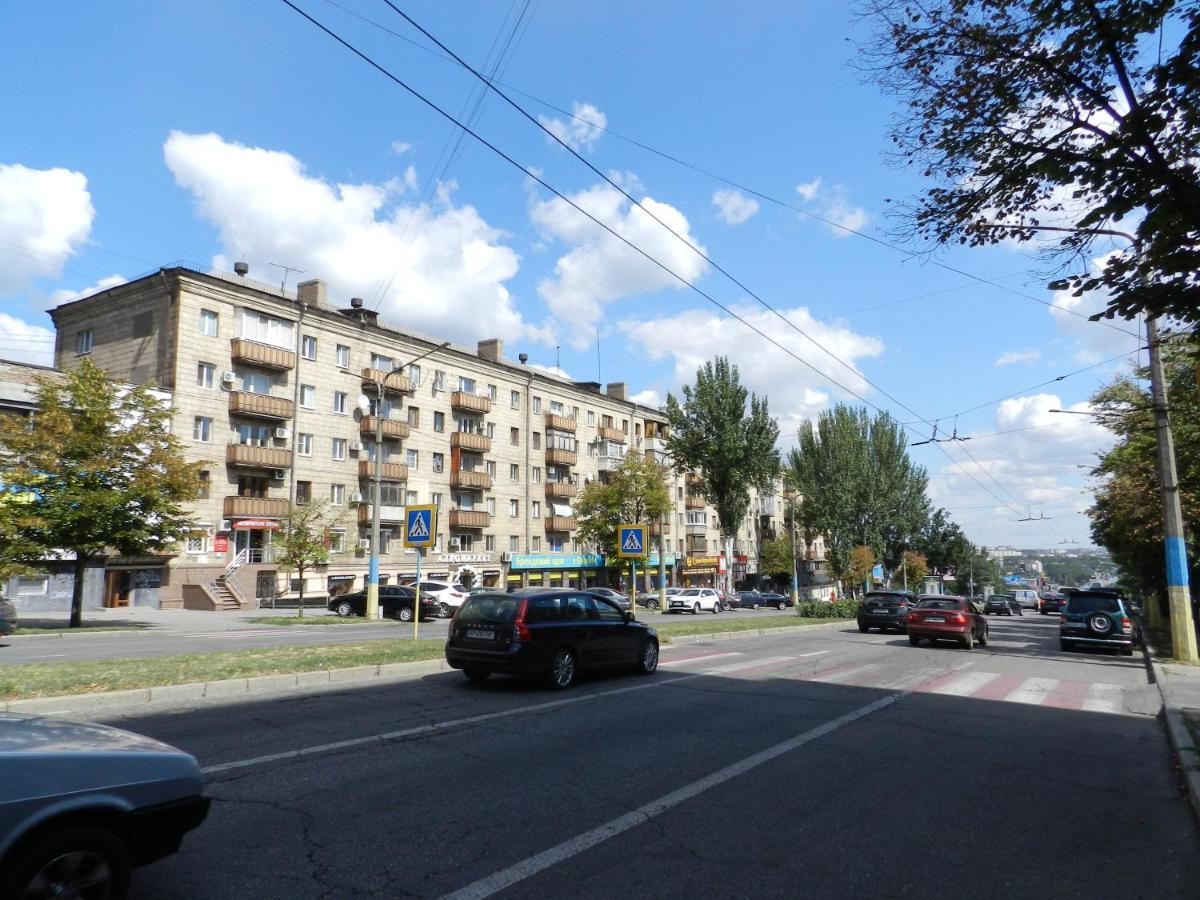 3-Room Apartment Near Inturist On Sobornyi Avenue 156, By Grandhome Zaporizhia Zewnętrze zdjęcie